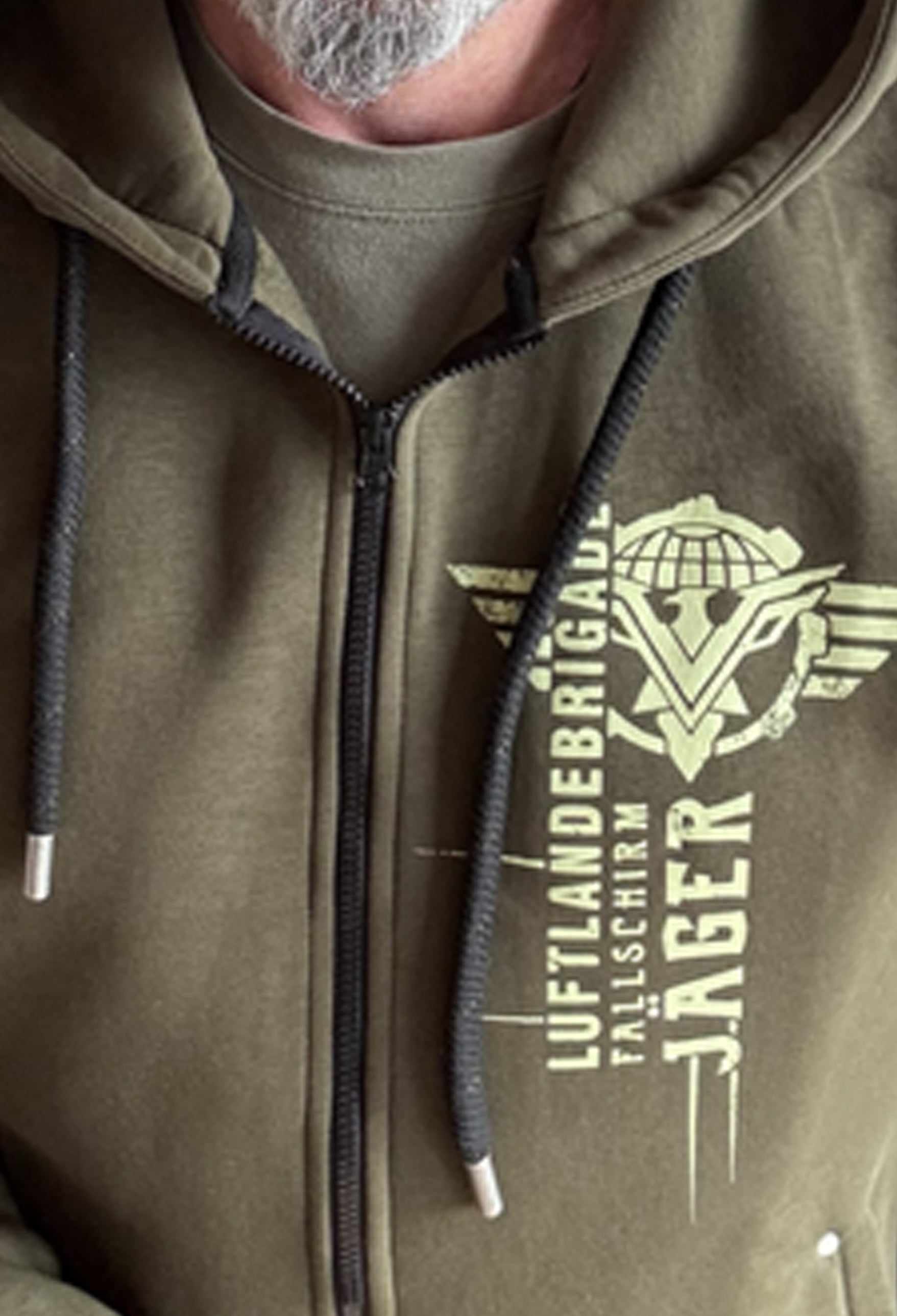 WARME KAPUZEN-JACKE, oliv